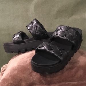 Liliana Black Braided Wedge Sandal Size 8